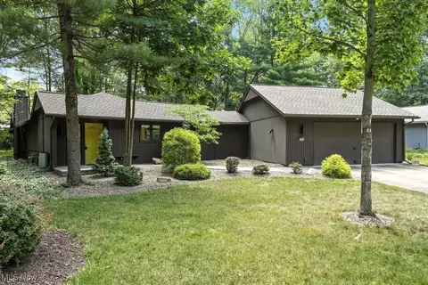 10125 Maple Branch Trl, Strongsville, OH 44149