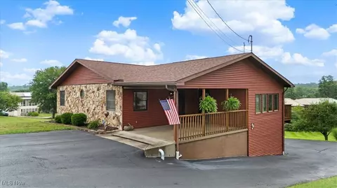 5216 Briscoe Rd, Vienna, WV 26105