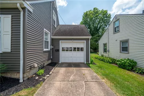159 S Cadillac Dr, Boardman, OH 44512 photo 2