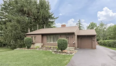 5807 Wilson Mills Rd, Highland Heights, OH 44143
