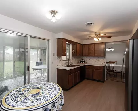 Kitchen - 360 University, Elyria, OH 44035 photo 6 of 7