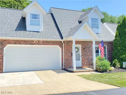 2088 Jennifer St, Akron, OH 44313