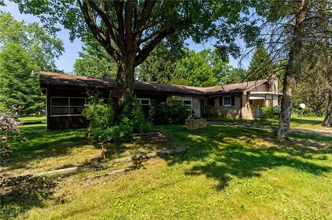 6677 Morningview Dr, Andover, OH 44003