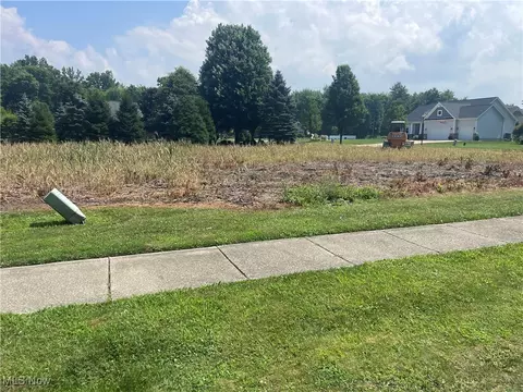 Hideout Court, Ashtabula, OH 44004 photo 2