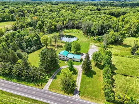 10714 Plank Rd, Montville, OH 44064
