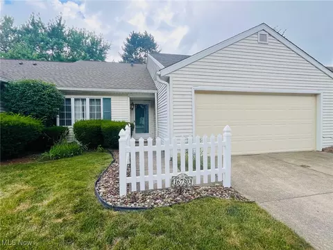 16730 Lake Circle Dr, Strongsville, OH 44136