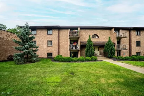 550 Tollis #105, Broadview Heights, OH 44147