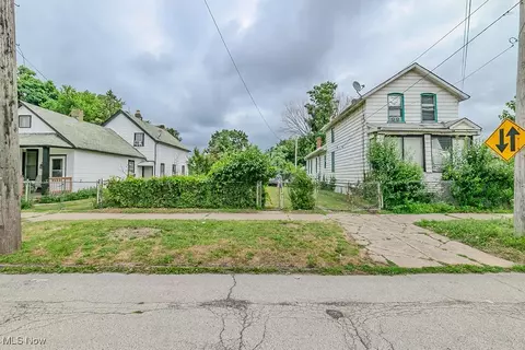 1615 E 34th St, Cleveland, OH 44114