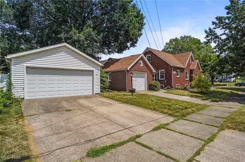 445 E Catawba Ave, Akron, OH 44301 photo 4