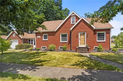 445 E Catawba Ave, Akron, OH 44301