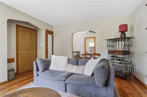 445 E Catawba Ave, Akron, OH 44301 photo 9