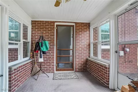 445 E Catawba Ave, Akron, OH 44301 photo 17