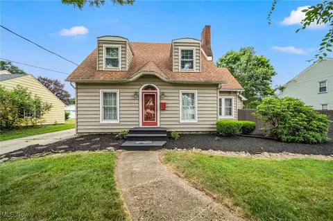 920 Lincoln Dr, Conneaut, OH 44030
