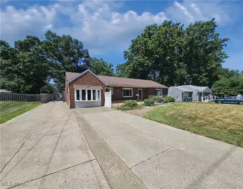 6260 Campbell Rd, Mentor, OH 44060