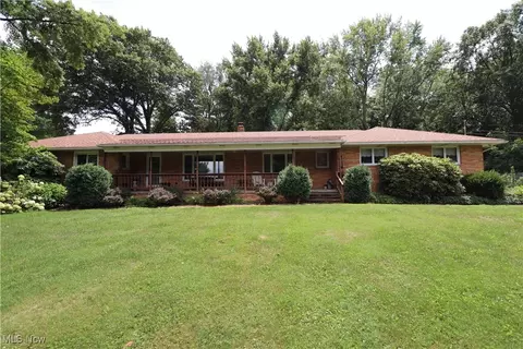 652 S Sheraton Dr, Akron, OH 44319