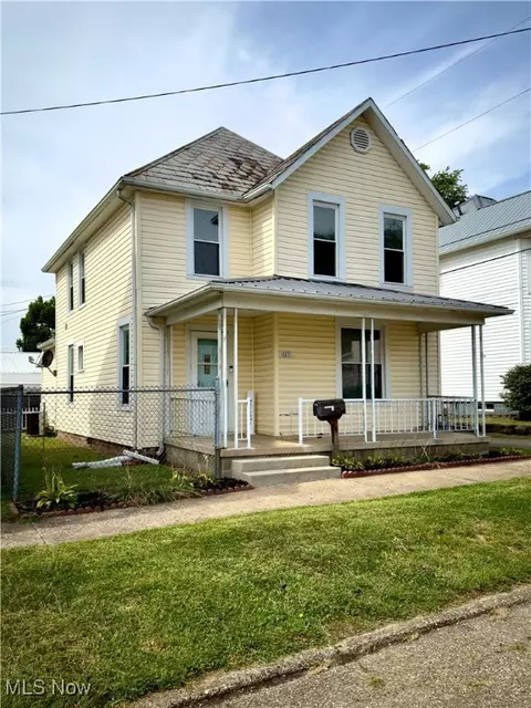 142 N 5th St, Mcconnelsville, OH 43756
