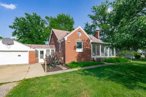 8507 Avery Rd, Broadview Heights, OH 44147