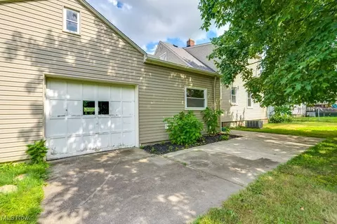 6580 Crossview Rd, Seven Hills, OH 44131 photo 33