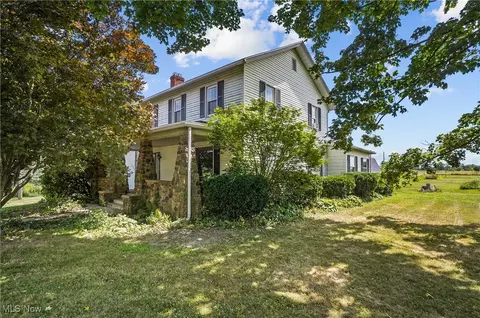 3079 W South Range Rd, Columbiana, OH 44408