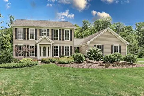 16269 Snyder Rd, Chagrin Falls, OH 44022