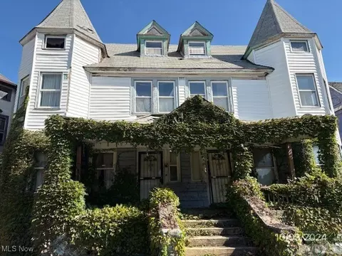 1737 Lakefront Ave, East Cleveland, OH 44112