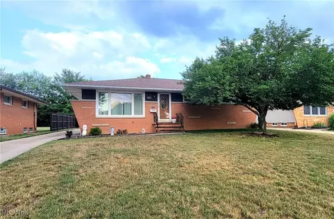7277 Whitaker Dr, Parma, OH 44130
