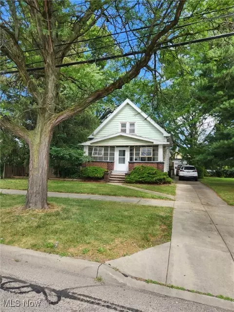 11406 Bellaire Rd, Cleveland, OH 44111