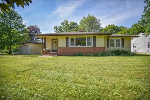 39490 Chestnut Ridge Rd, Elyria, OH 44035