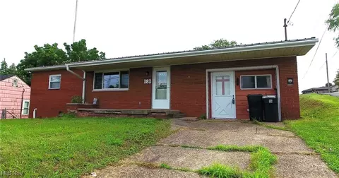181 Red Peak Cir, Parkersburg, WV 26101