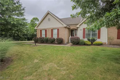 1852 Southpointe Cir NE, Canton, OH 44714