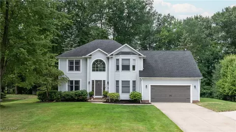 35855 Spicebush Ln, Solon, OH 44139