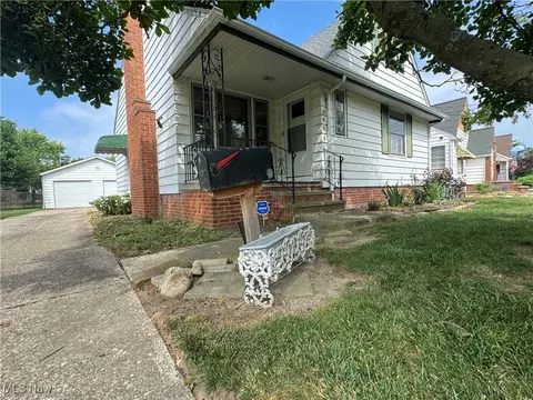 Exterior - 246 E 280th St, Euclid, OH 44132 photo 2 of 8