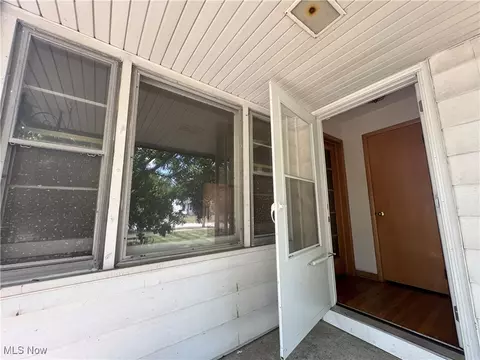Exterior - 246 E 280th St, Euclid, OH 44132 photo 3 of 8