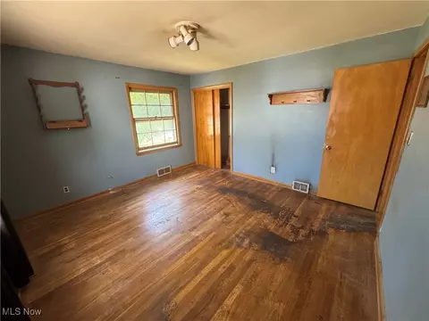 Bedroom - 246 E 280th St, Euclid, OH 44132 photo 2 of 6