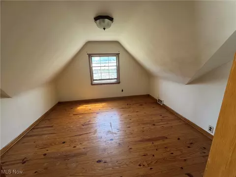 Bedroom - 246 E 280th St, Euclid, OH 44132 photo 5 of 6