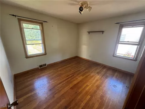Bedroom - 246 E 280th St, Euclid, OH 44132 photo 1 of 6