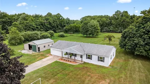 2109 Bennett Rd, Madison, OH 44057