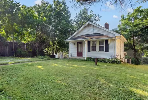18 Organ Ave, Akron, OH 44319