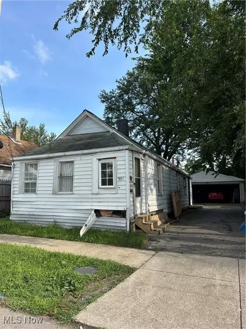 7011 Guthrie Ave, Cleveland, OH 44102
