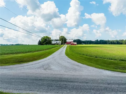 13617 Nussbaum Rd, Dalton, OH 44618