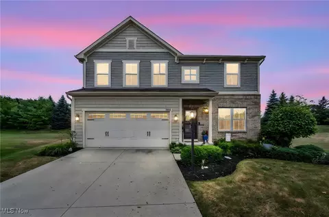 8682 Prairie Grass Ln, Mentor, OH 44060