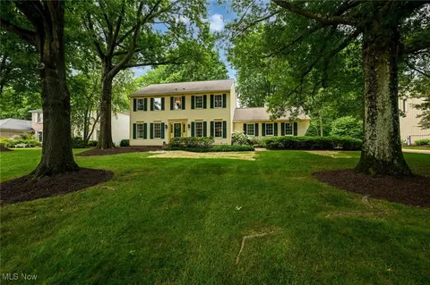 7424 Old Quarry Ln, Brecksville, OH 44141