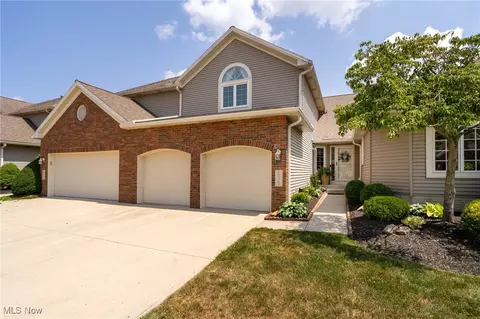 270 English Lakes Blvd, Amherst, OH 44001