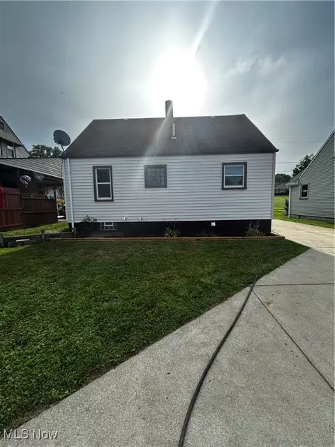 570 Idora Ln, Struthers, OH 44471 photo 32