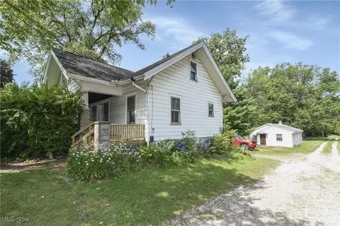 32074 Center Ridge Rd, North Ridgeville, OH 44039