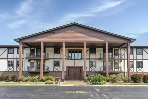 4849 Grace Rd, North Olmsted, OH 44070