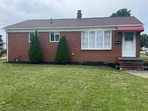 6120 Michael Dr, Brook Park, OH 44142