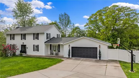 135 Pahlhurst, Parkersburg, WV 26101
