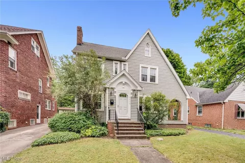 2605 S Taylor Rd, Cleveland Heights, OH 44118