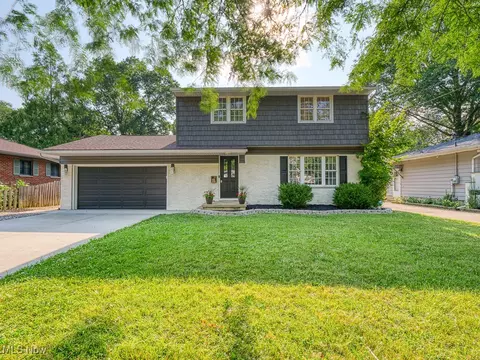 373 Windsor Dr, Elyria, OH 44035